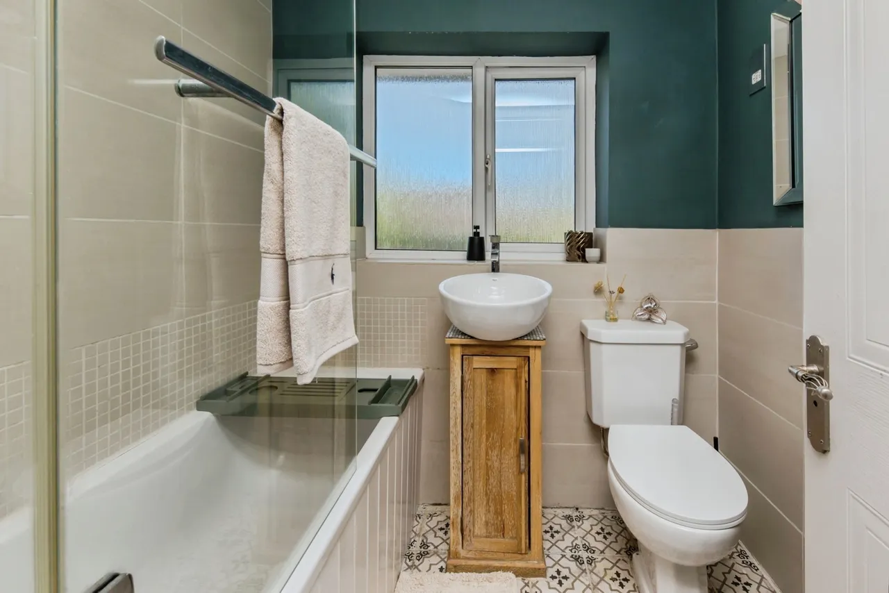 Pevensey Drive, Knutsford, Cheshire, WA16, photo 12