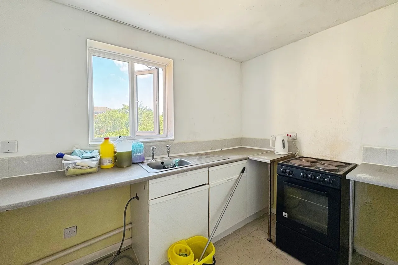 Ascot Court, Aldershot, Hampshire, GU11 1HR, photo 6