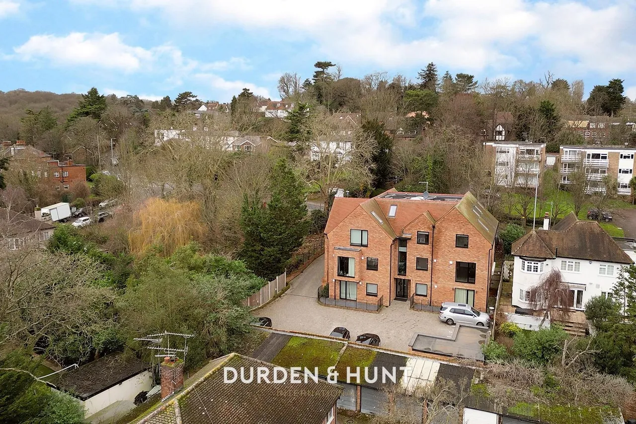 High Road, Loughton, IG10, photo 20