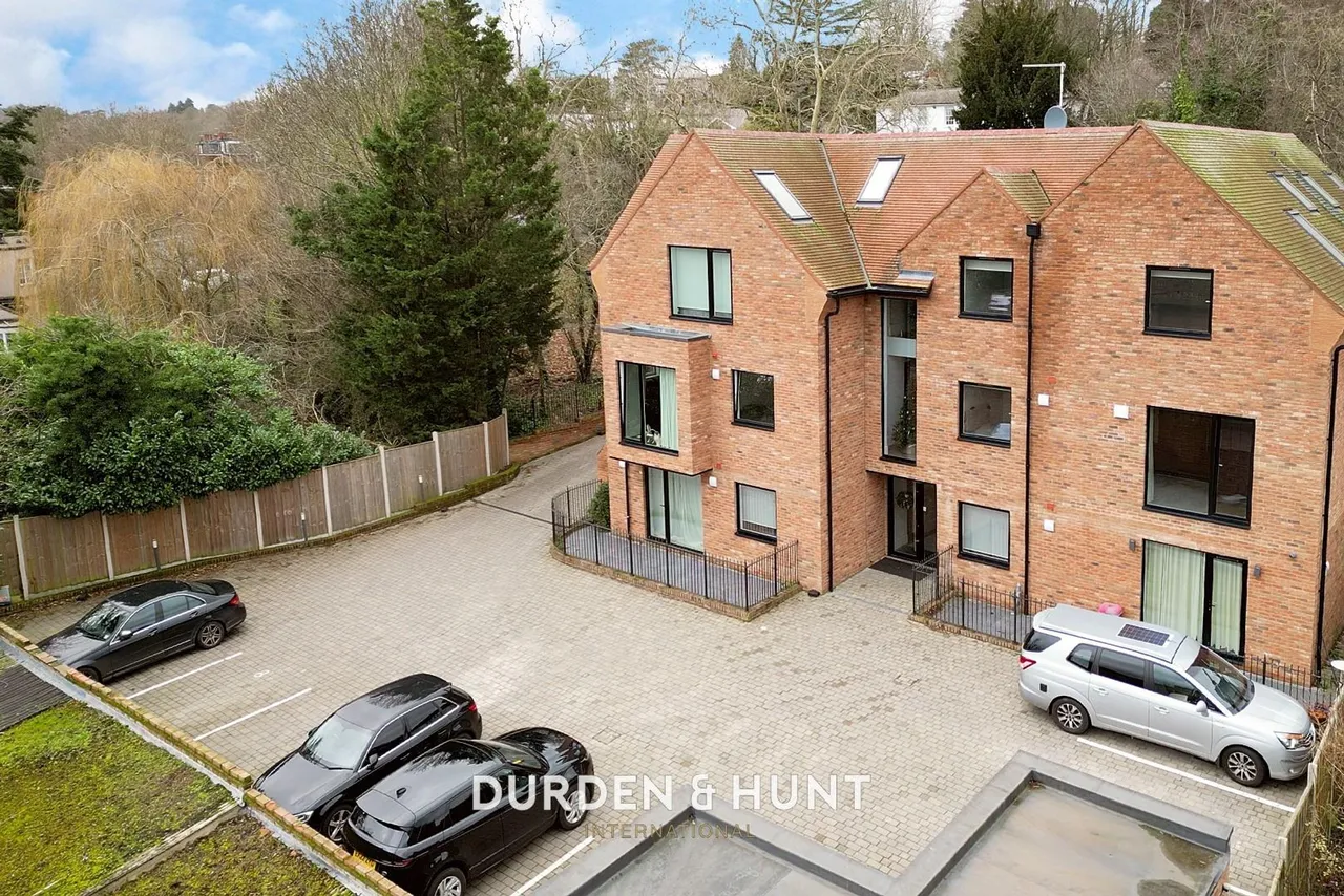 High Road, Loughton, IG10, photo 19