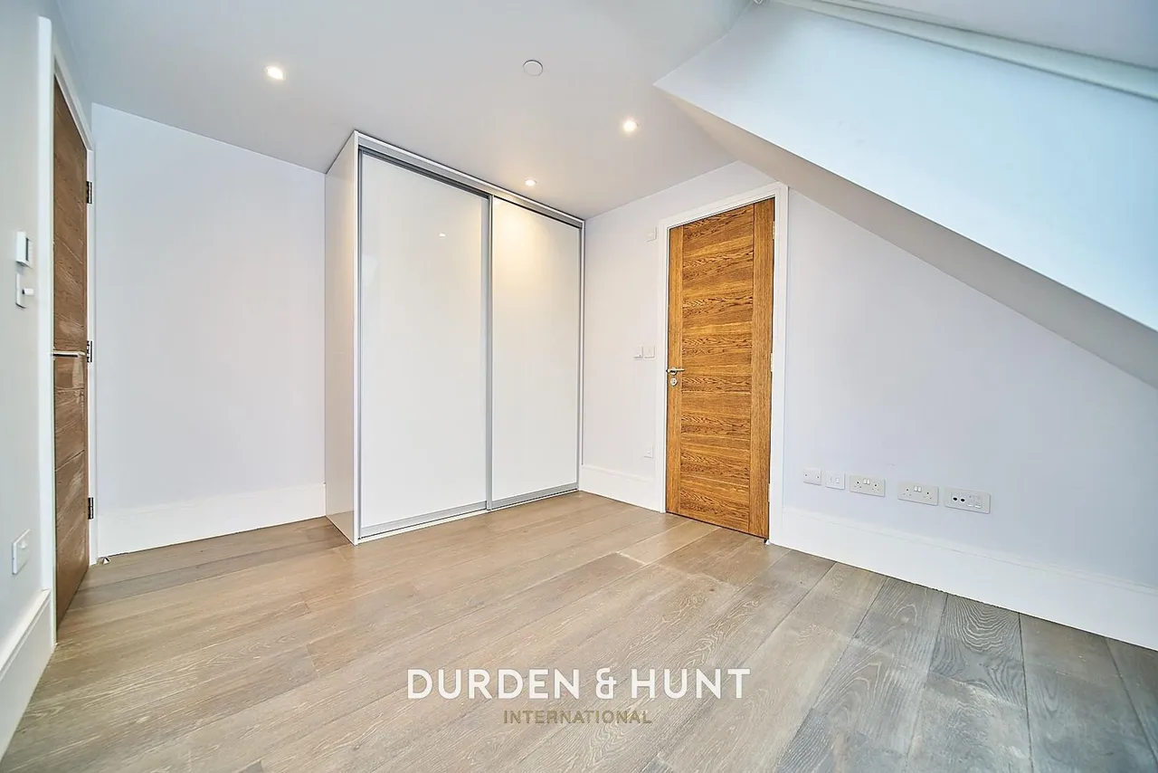High Road, Loughton, IG10, photo 9