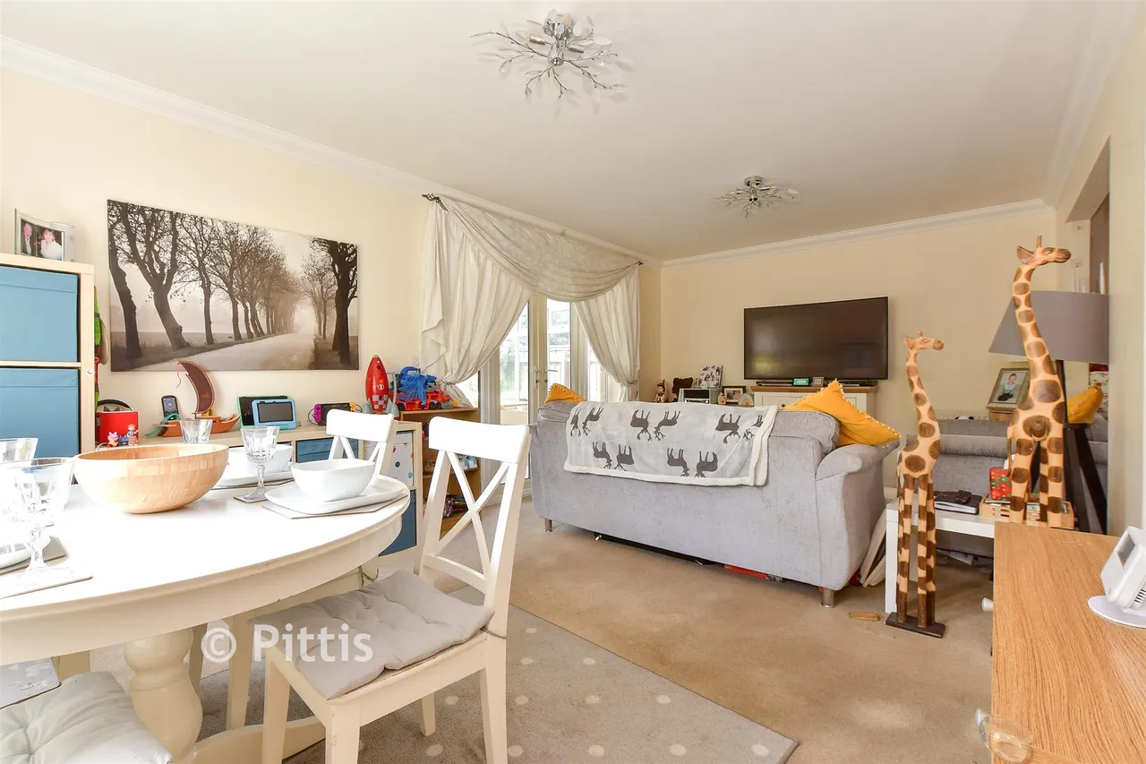Tamar Close, Sandown, PO36, photo 7