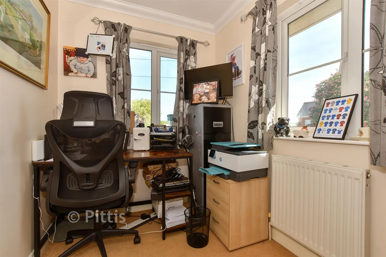 Tamar Close, Sandown, PO36, photo 14