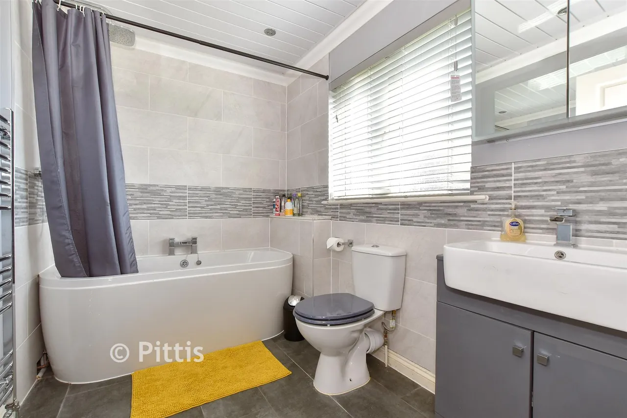 Tamar Close, Sandown, PO36, photo 15