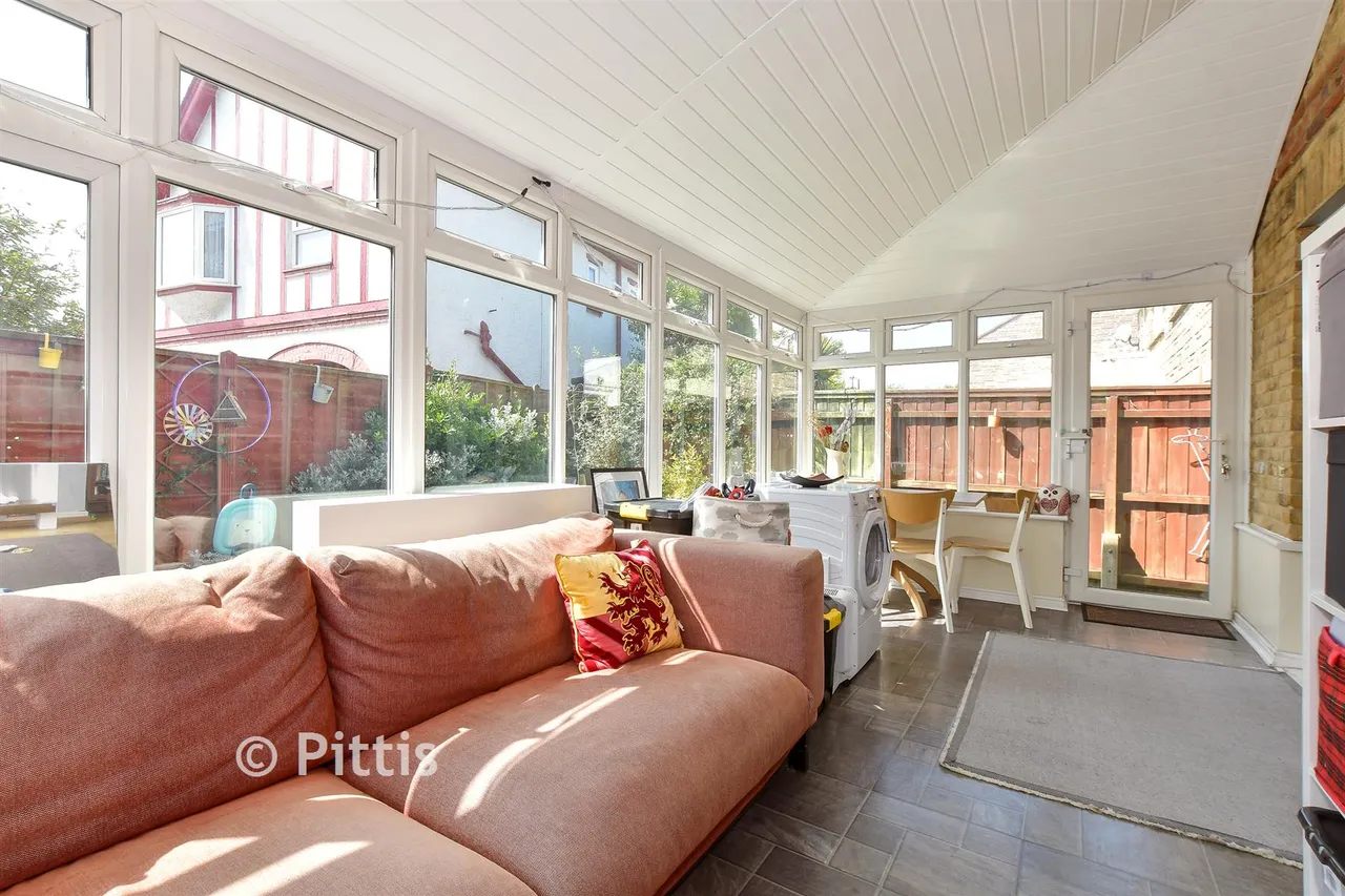 Tamar Close, Sandown, PO36, photo 6
