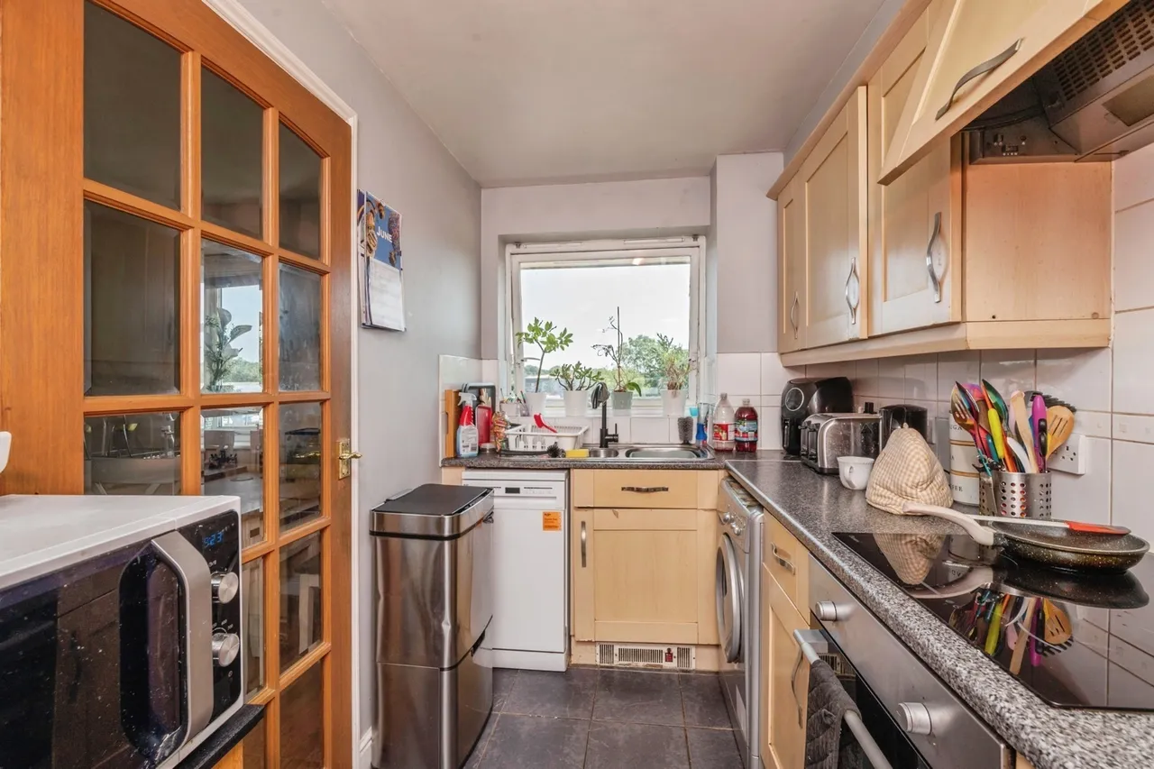 Hogg Lane, Grays, Essex, RM17, photo 9