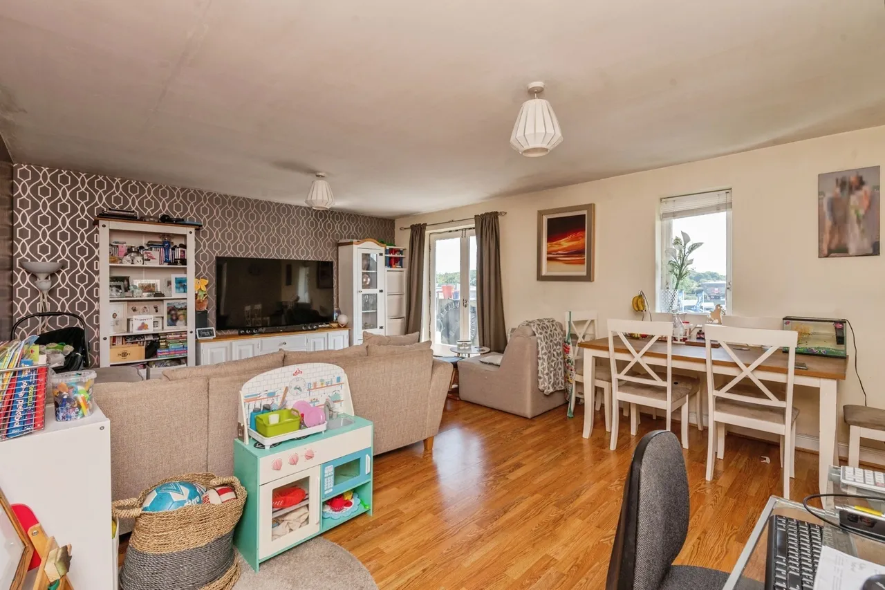 Hogg Lane, Grays, Essex, RM17, photo 7
