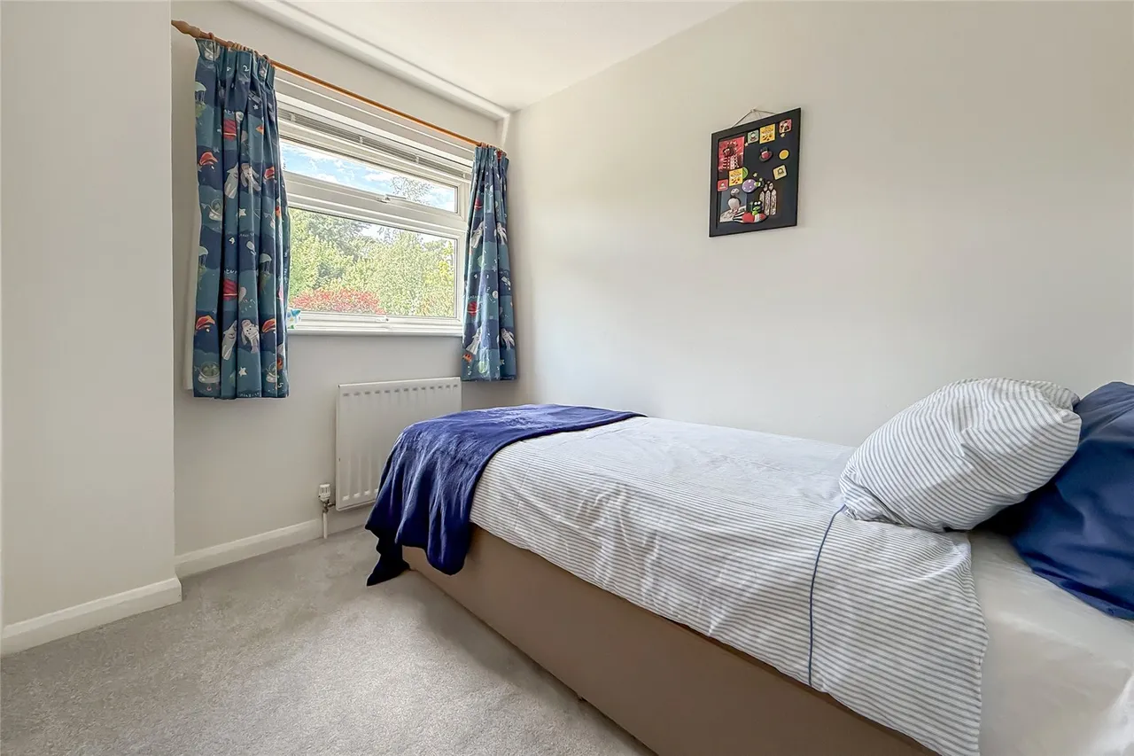 Aplins Close, Harpenden, Hertfordshire, AL5 2PZ, photo 11
