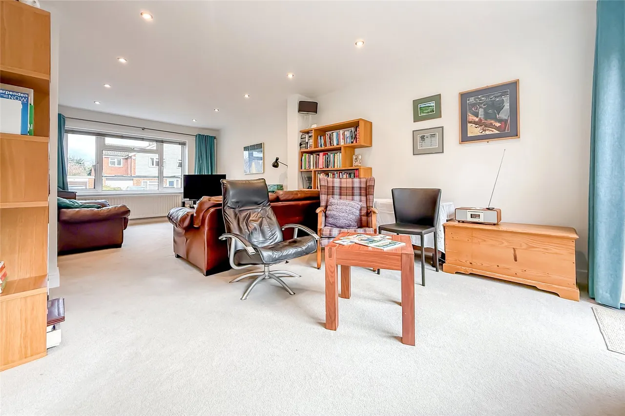 Aplins Close, Harpenden, Hertfordshire, AL5 2PZ, photo 17
