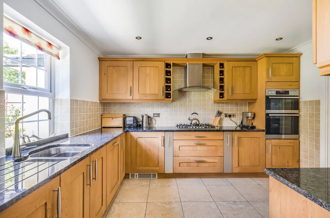 Woodroffe Meadow, Lyme Regis, Dorset, DT7 3NX, photo 4