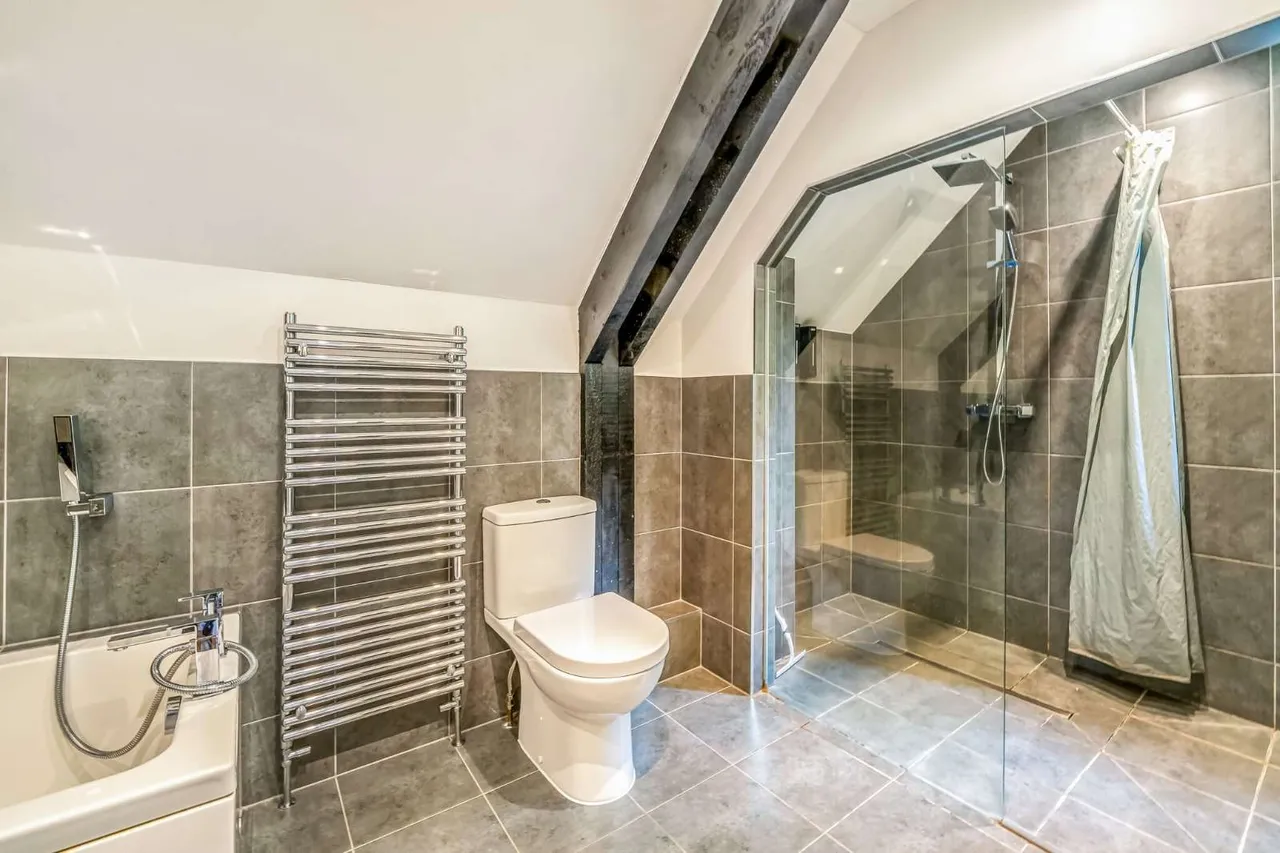 Blackpond Lane, Farnham Royal, Slough, Buckinghamshire, SL2 3ED, photo 11