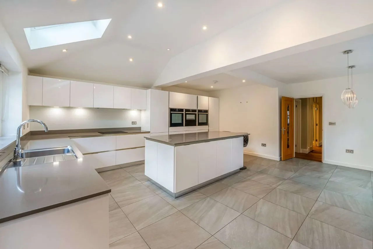 Blackpond Lane, Farnham Royal, Slough, Buckinghamshire, SL2 3ED, photo 5