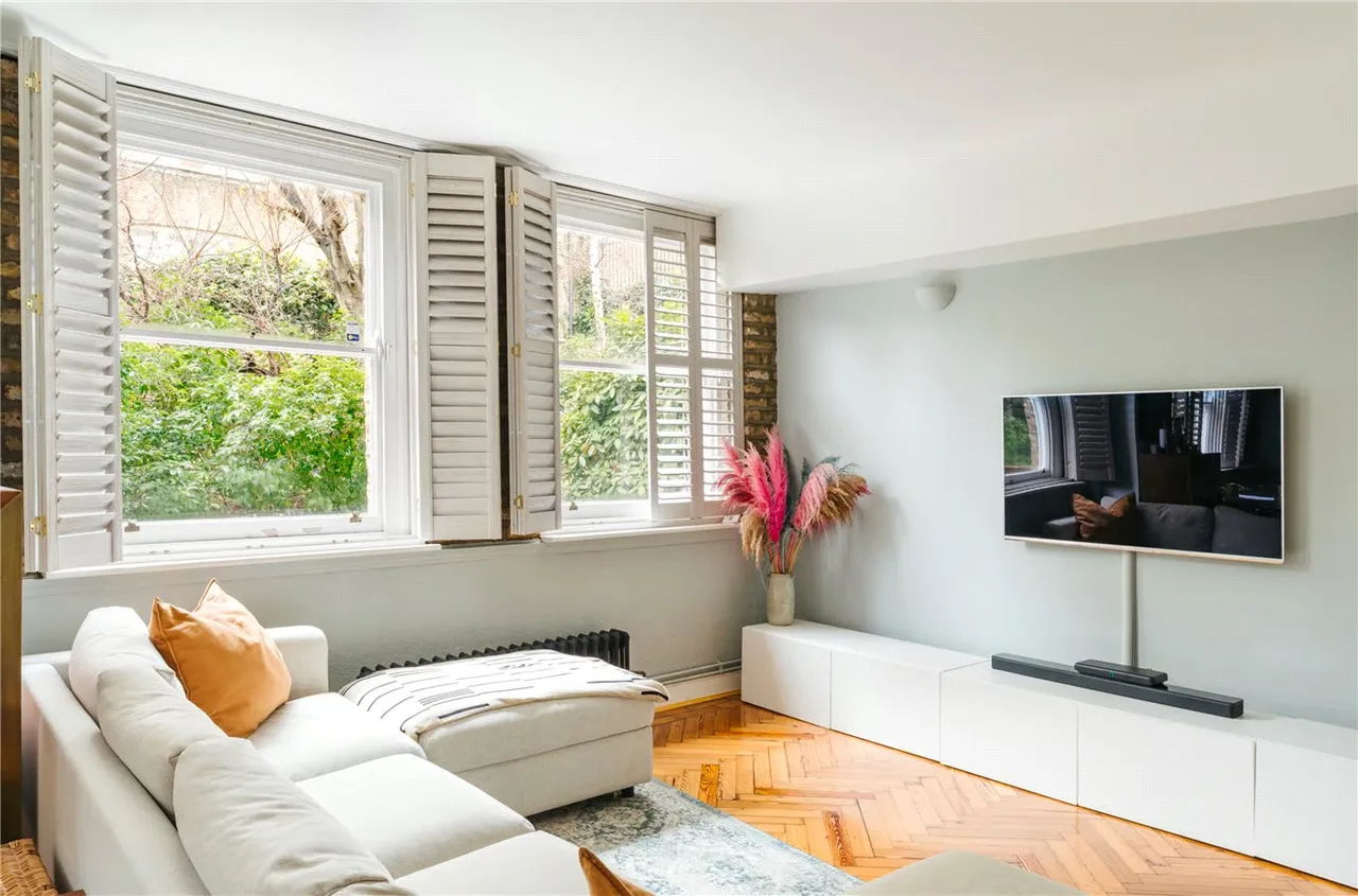2 bed flat for sale — Sylvester Road, London, E8