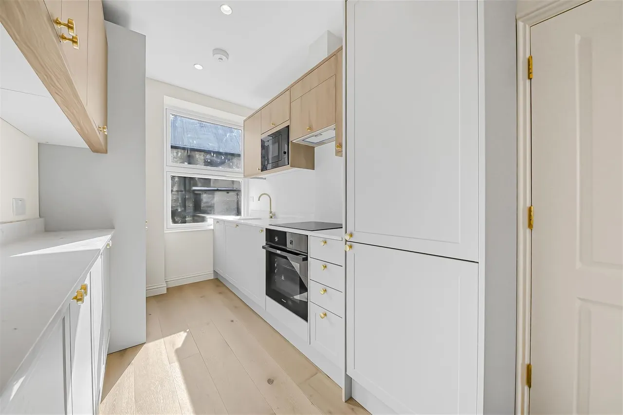 Kilburn High Road, London NW6 7HY, photo 6