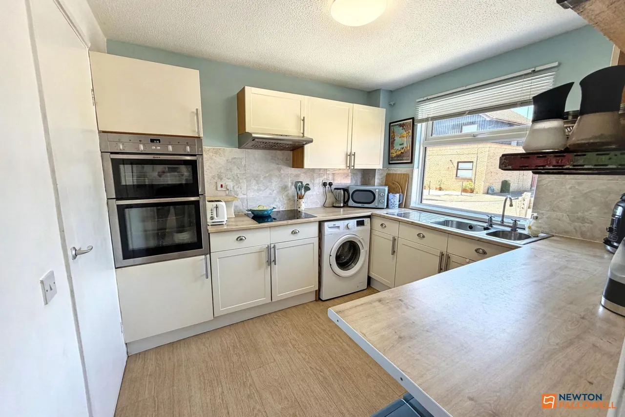 Hazel Croft, Werrington, PE4, photo 2