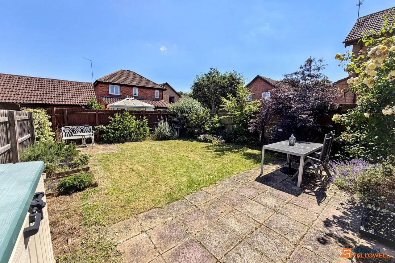 Hazel Croft, Werrington, PE4, photo 9