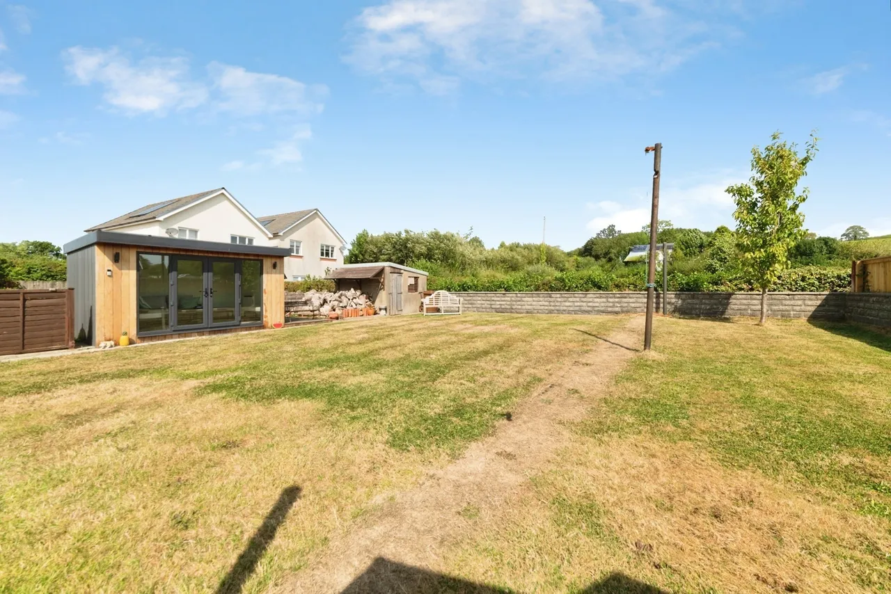 Heol Y Parc, Cefneithin, SA14, photo 8