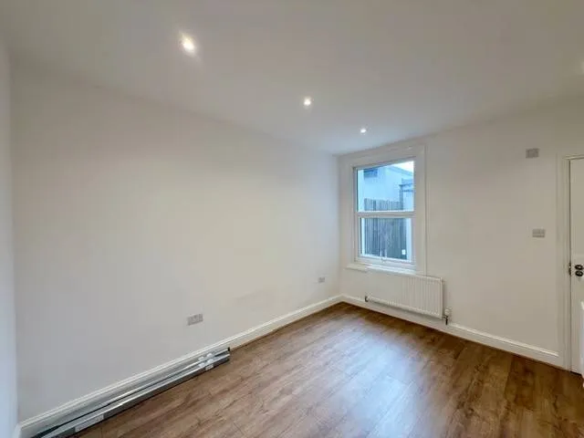 Gambole Road, SW17, photo 12