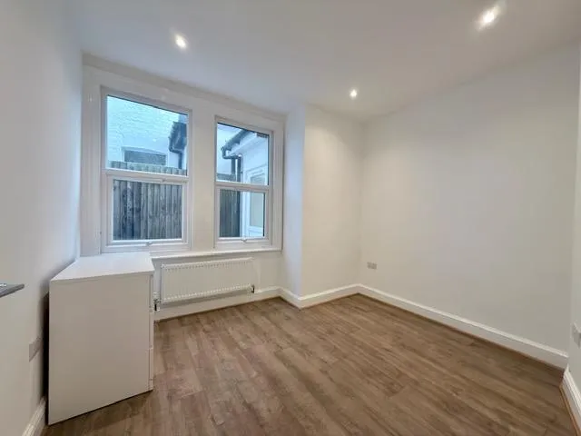 Gambole Road, SW17, photo 8