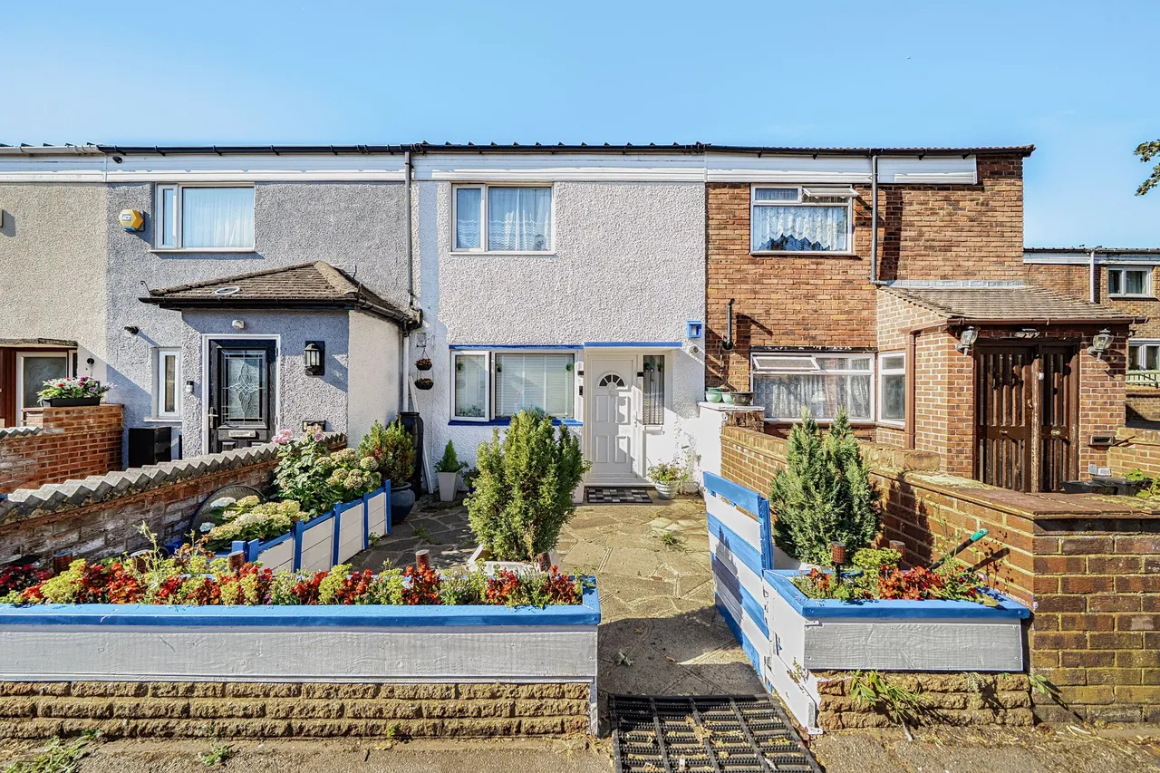 2 bed house for sale — Augustine Road, Harrow