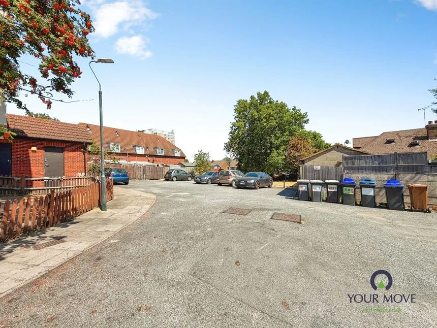 Selkirk Drive, Erith, DA8, photo 8