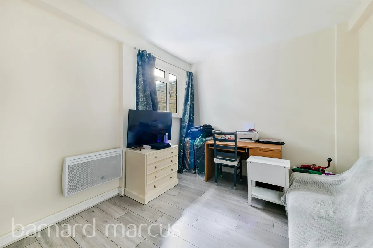 London Road, Morden, SM4, photo 3