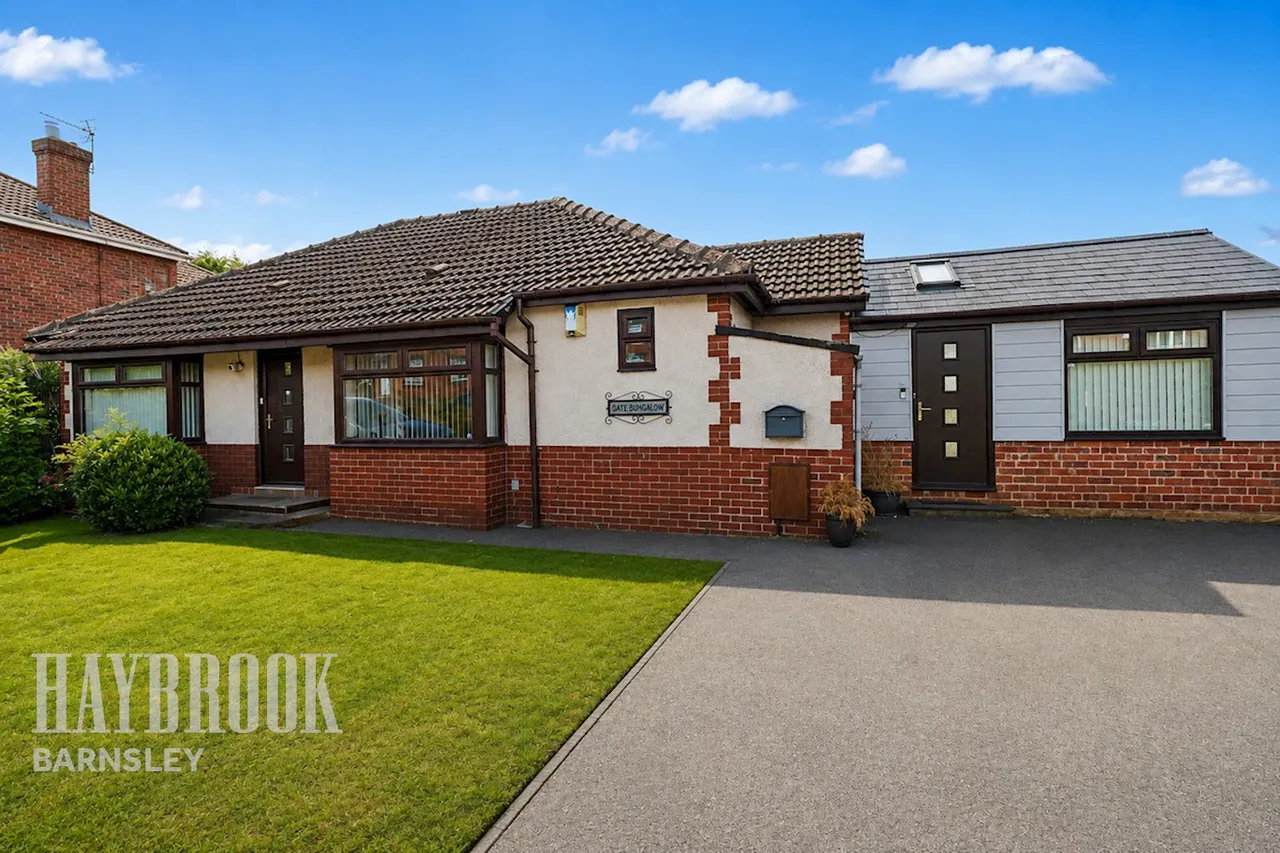 3 bed house for sale, Barnsley Road, Dodworth