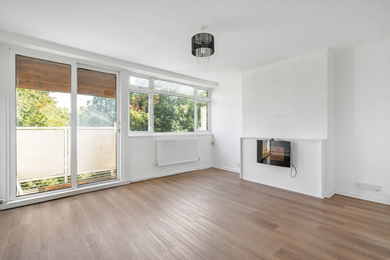 2 bed flat to rent, River Park Gardens, Bromley