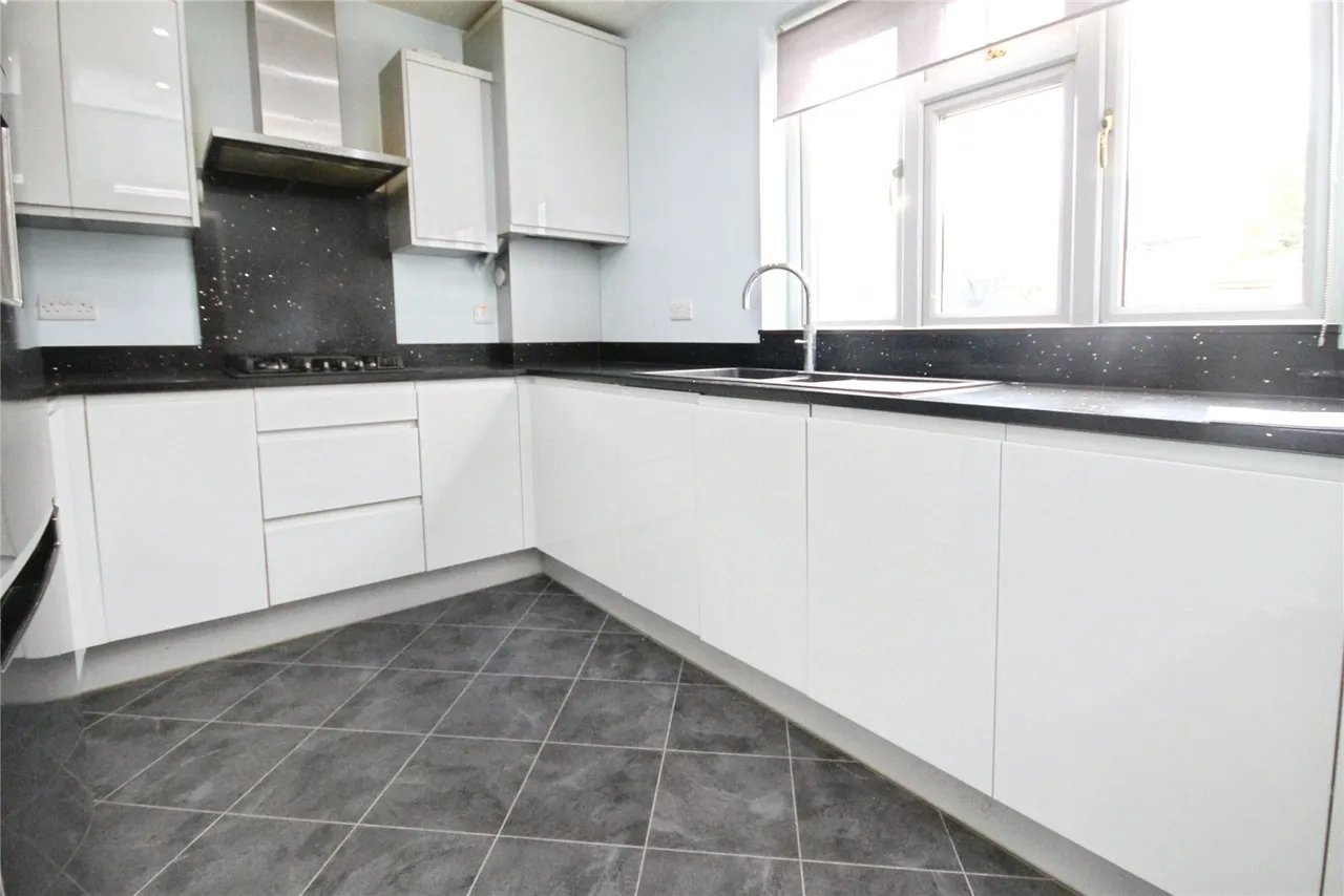Cannington Road, Dagenham, RM9, photo 2