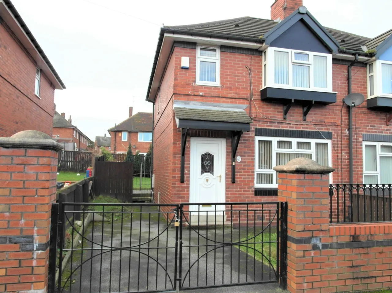 2 bed house to rent, Winrose Avenue, Middleton, LS10