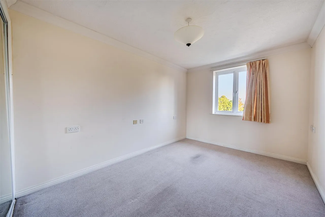 High Street, Portishead, BS20, photo 10