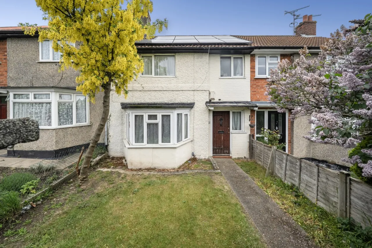 3 bed house for sale — Norcot Road, Tilehurst, Reading