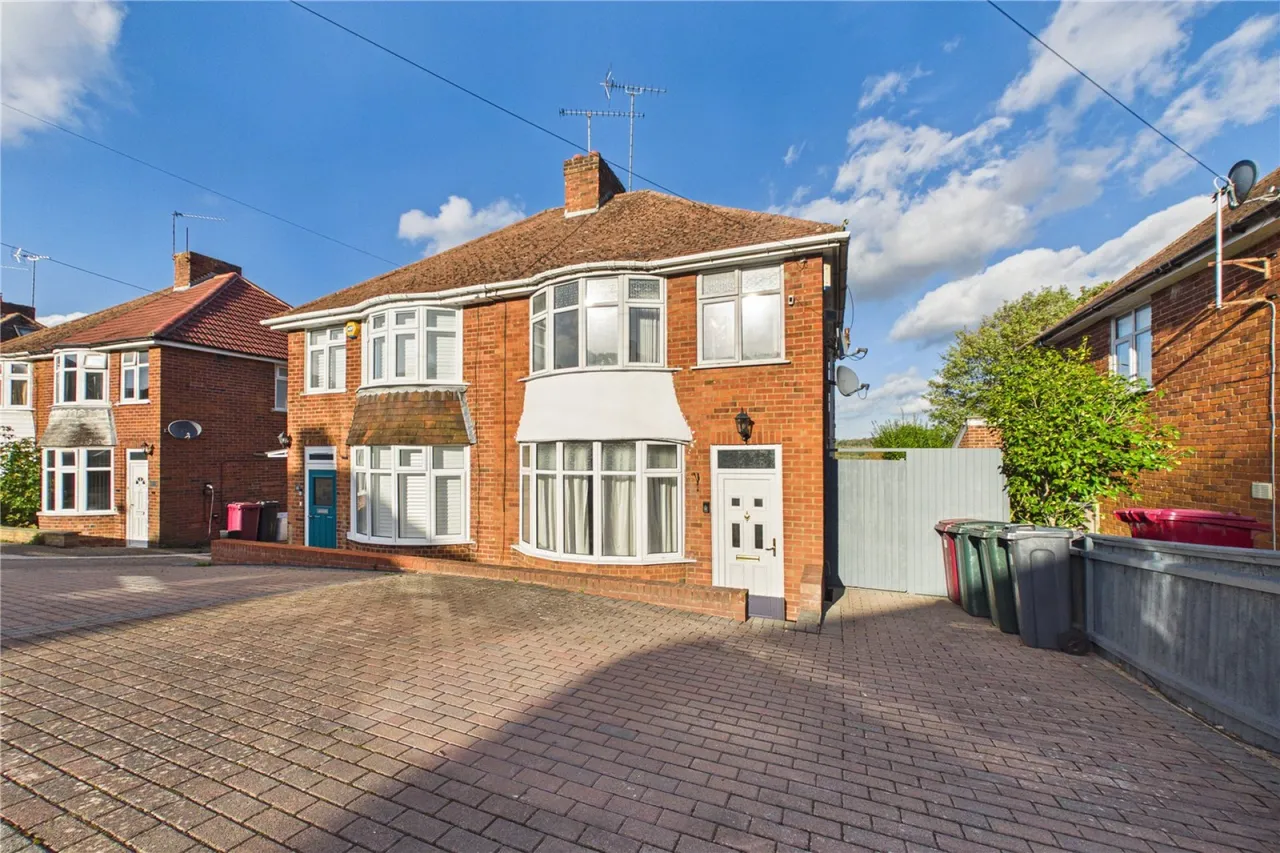 4 bed house to rent, Rydal Avenue, Tilehurst, RG30