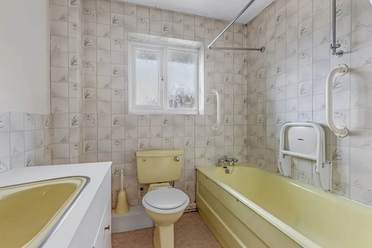 Hauxley Court, Ilkley, LS29, photo 11