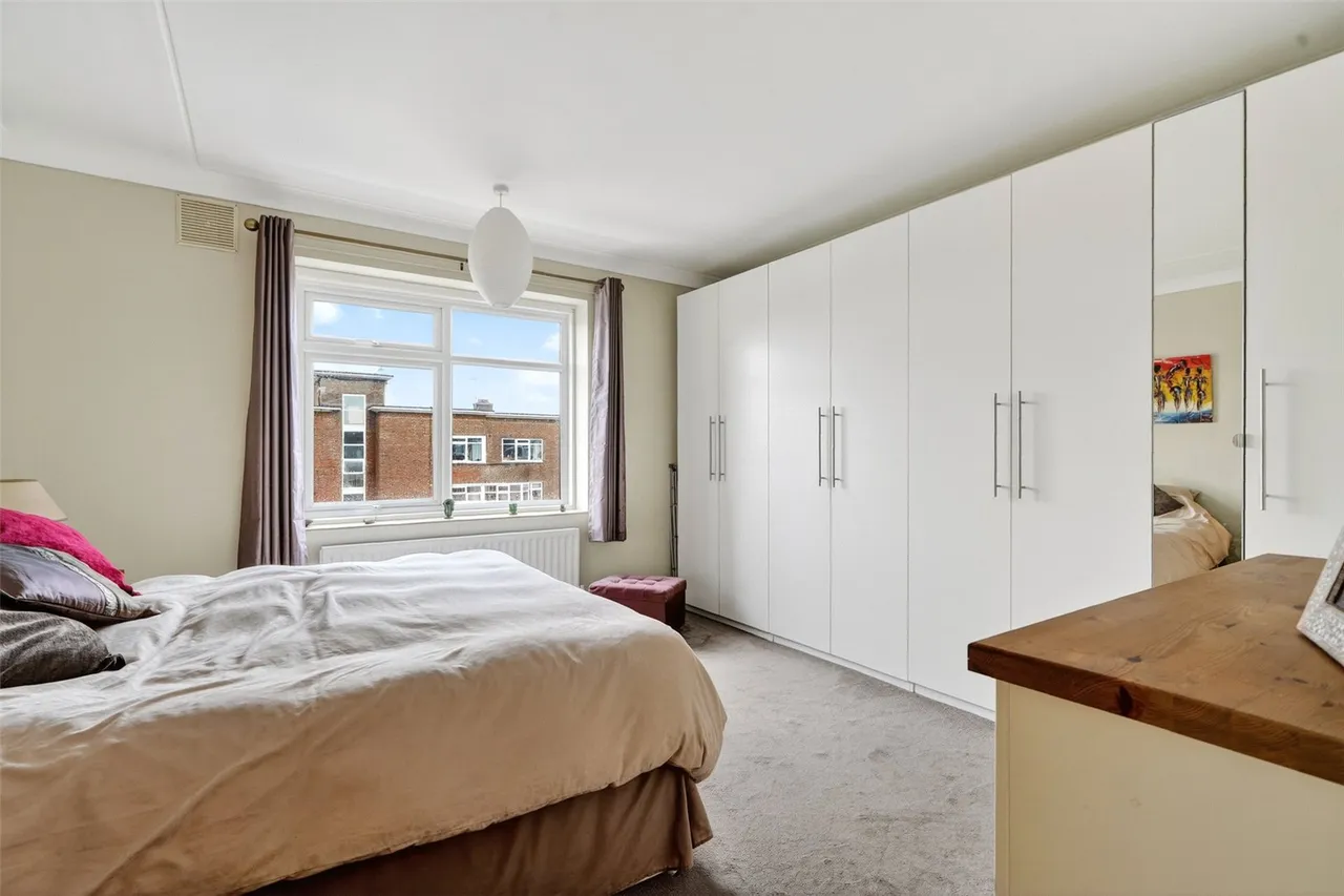 George V Avenue, Worthing, BN11, photo 12