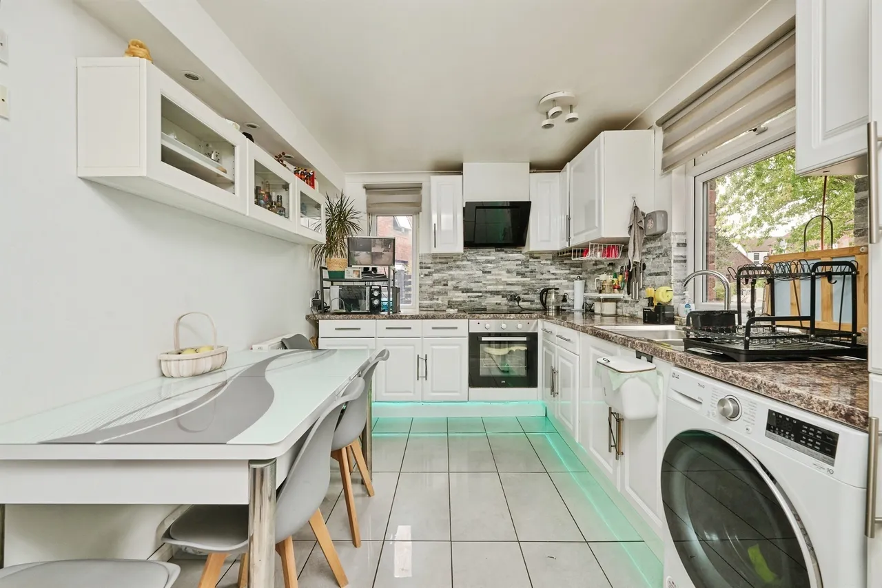 Pilton Close, Peterborough, PE4, photo 2