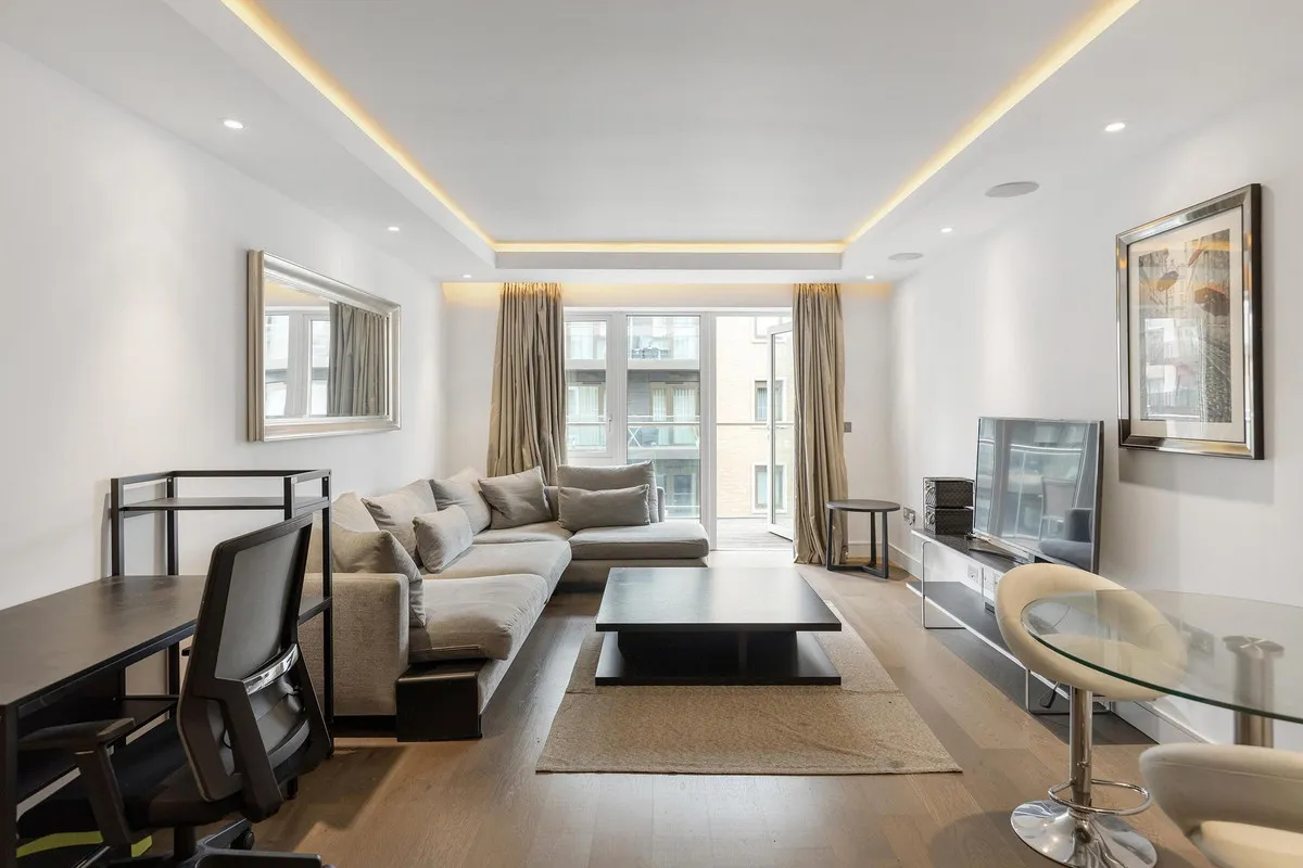 2 bed flat for sale, Parr's Way, London, W6