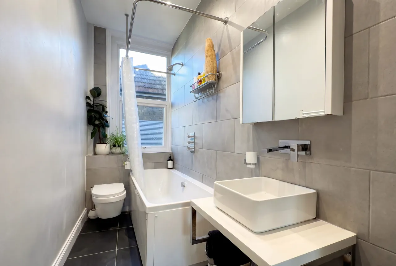 160 Camden High Street, London, NW1, photo 9