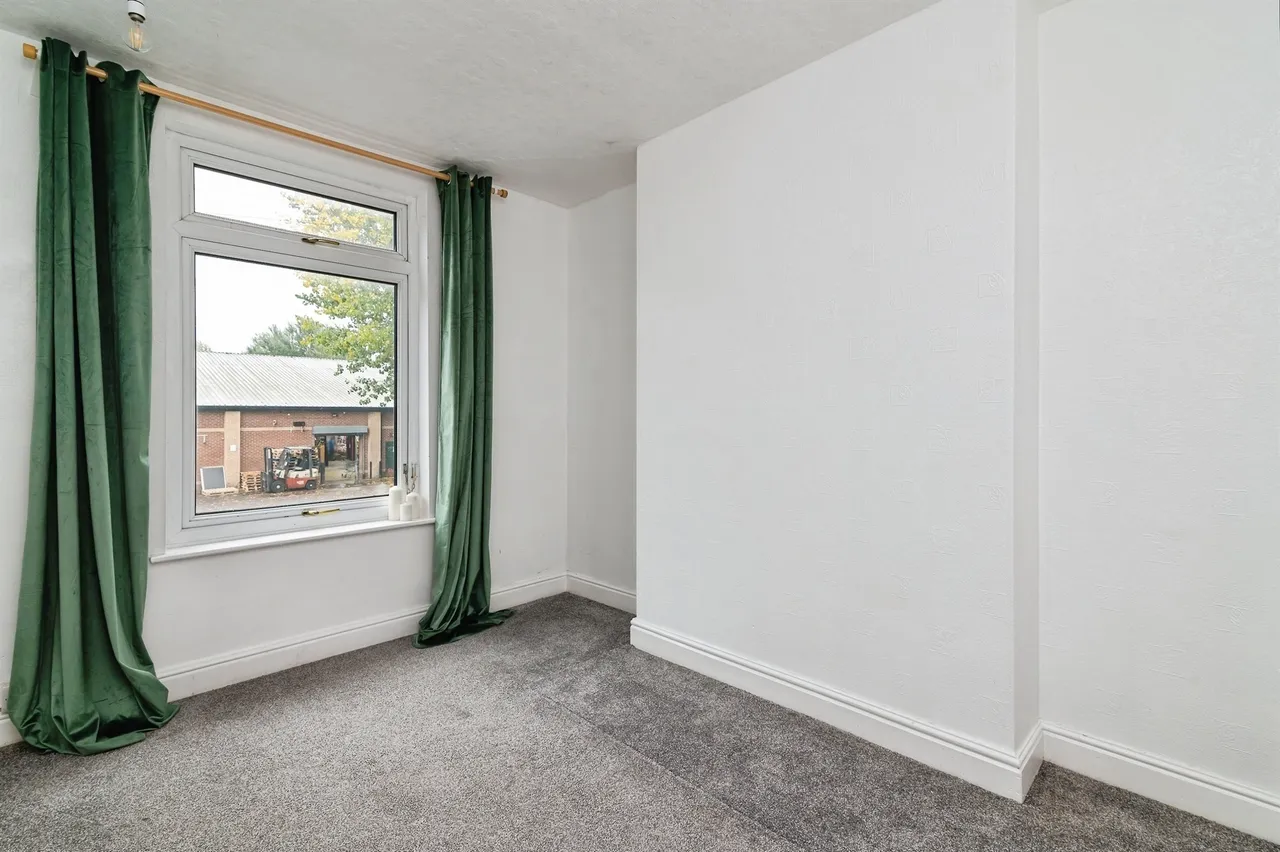 Meadow Lane, Nottingham, NG2, photo 12
