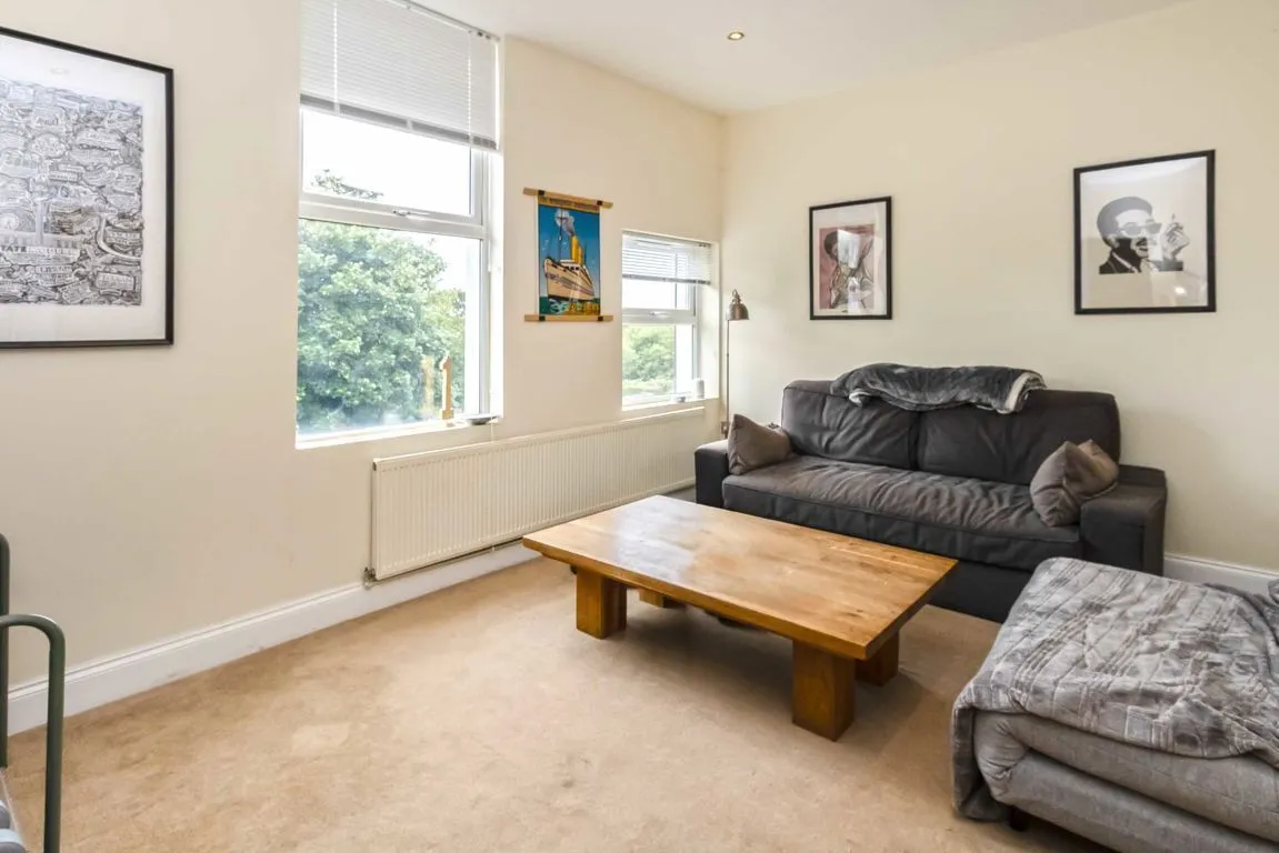 Uxbridge Road, TW12, photo 2