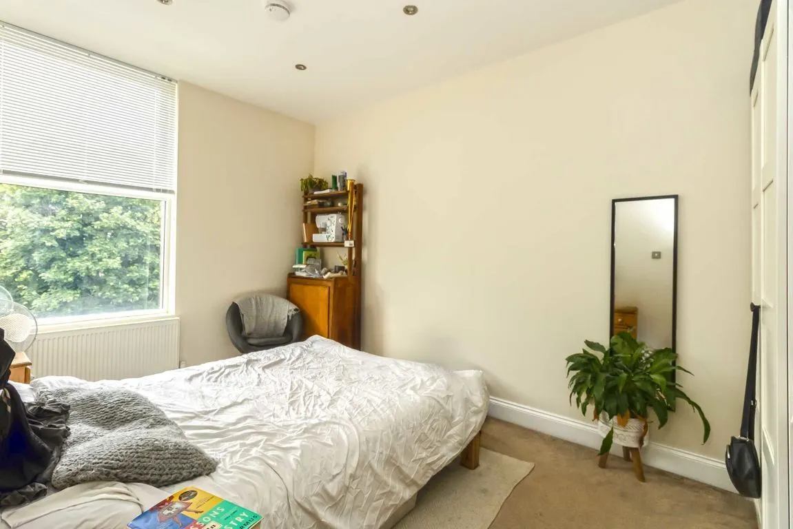 Uxbridge Road, TW12, photo 4