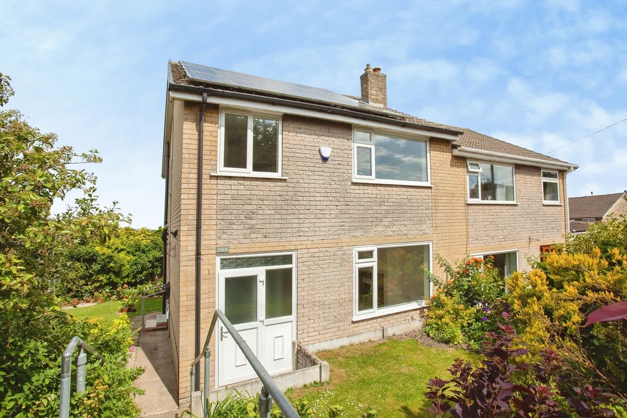 3 bed house for sale — Hill Close, Brecks, Rotherham, South Yorkshire, S65