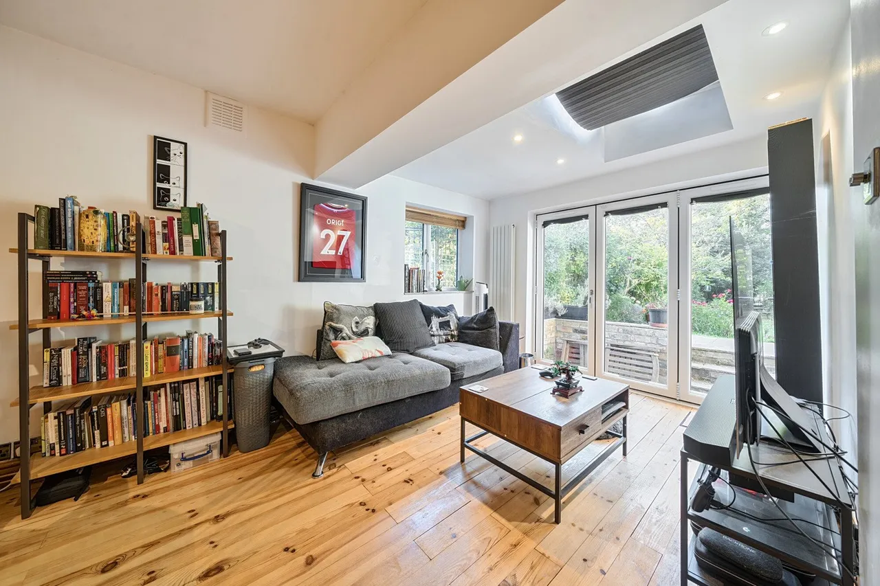 2 bed flat for sale — Mowbray Road, SE19