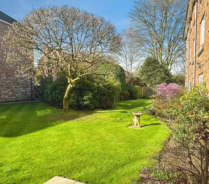 Victoria Road, Wilmslow, Cheshire, SK9, photo 2