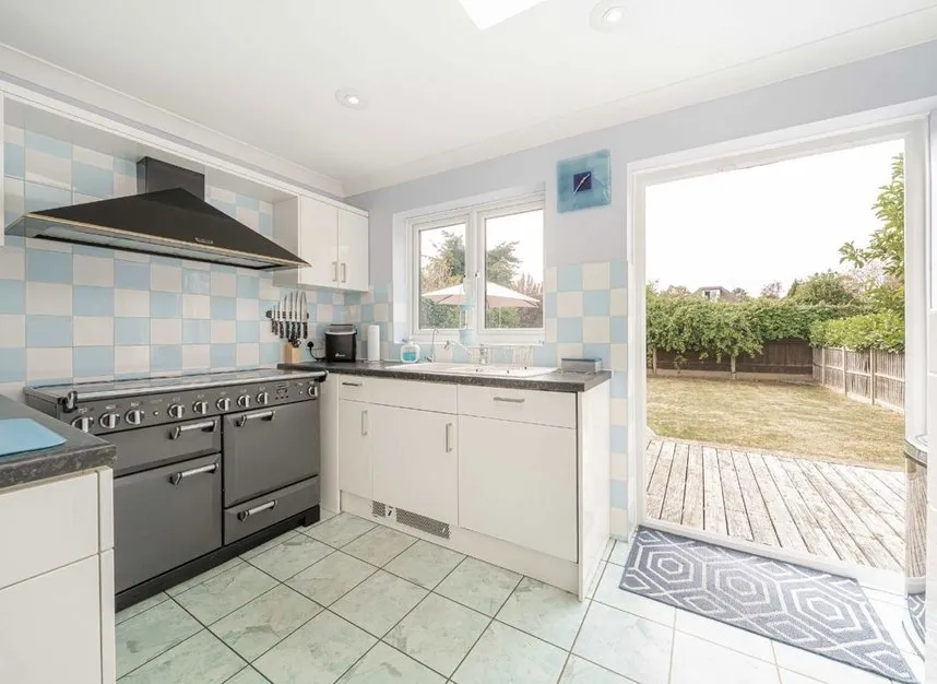 Saxonbury Avenue, Sunbury-on-thames, TW16, photo 5