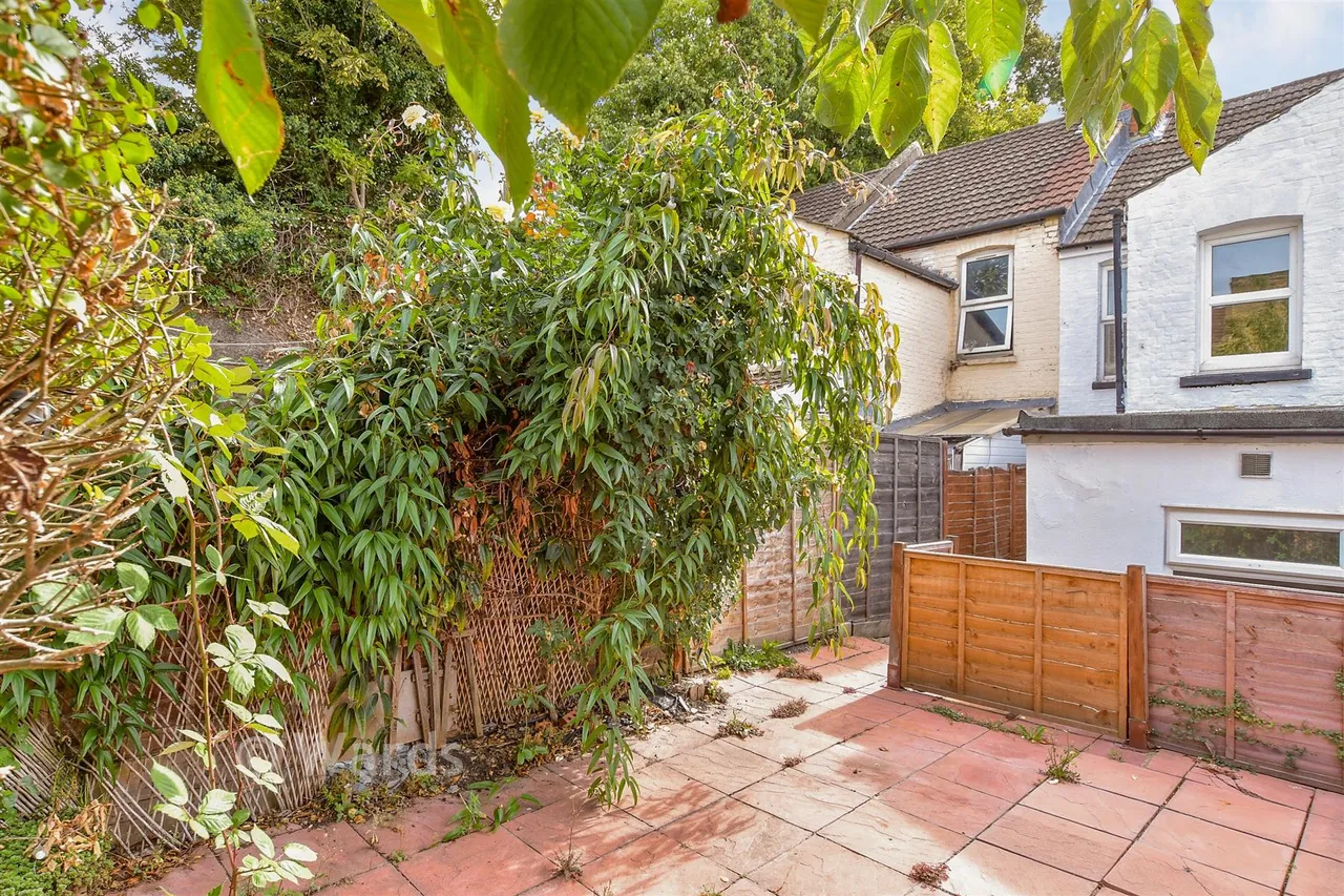 Cecil Avenue, Strood, ME2, photo 13
