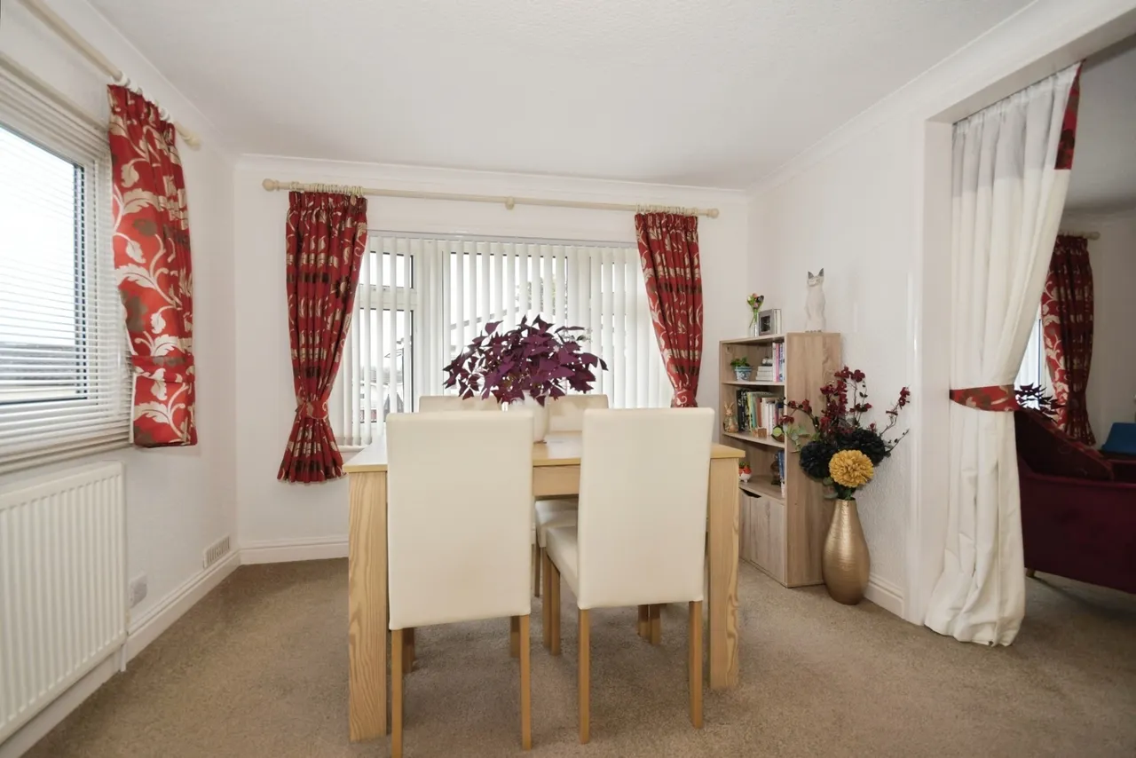 Sunningdale Park, New Tupton, S42, photo 3