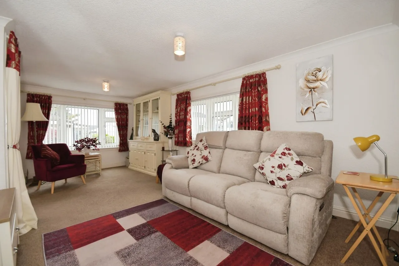 Sunningdale Park, New Tupton, S42, photo 4