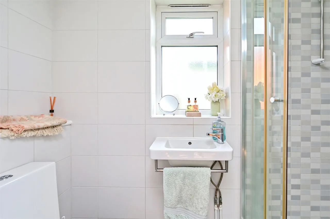 York Road, Ash, Guildford, Surrey, GU12 6SN, photo 7