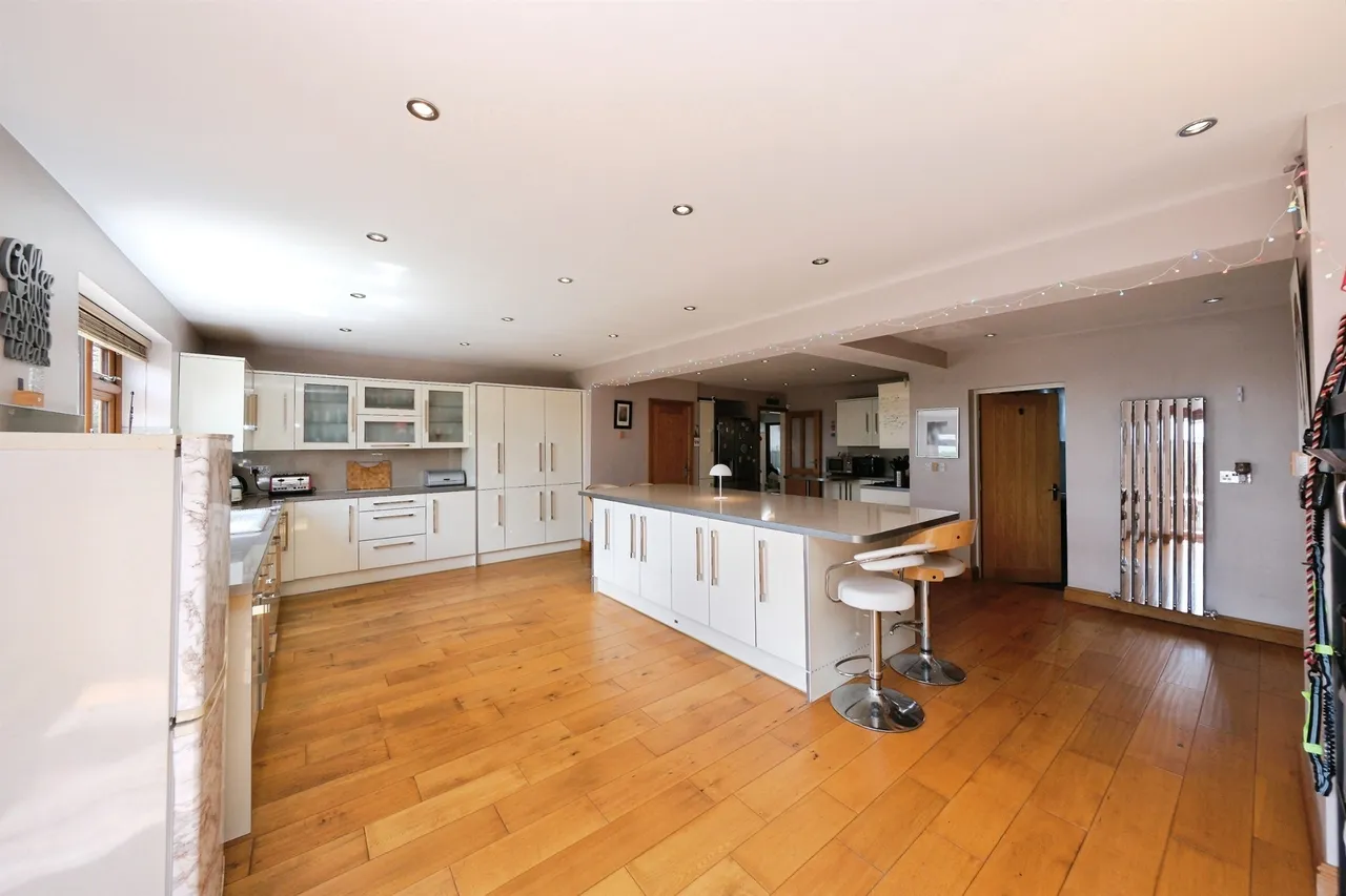 Doles Lane, Whitwell, S80, photo 4